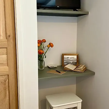 Les Petits Volets 2 3* Antibes