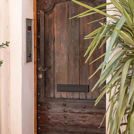 Les Petits Volets 2 A 100m De La Bed & Breakfast