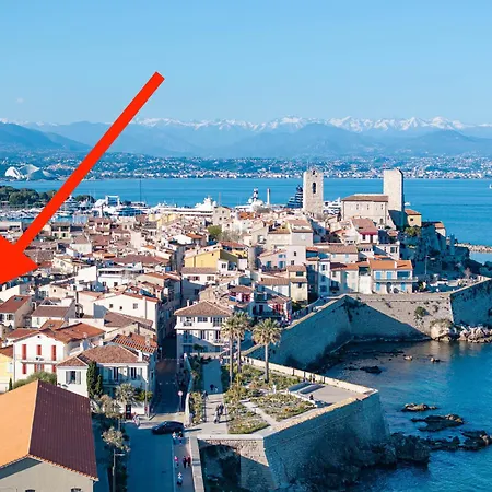 Bed & Breakfast Les Petits Volets 2 A 100m De La Antibes