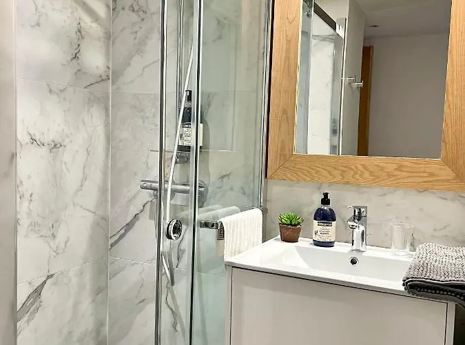 Les Petits Volets 2 Bed & Breakfast